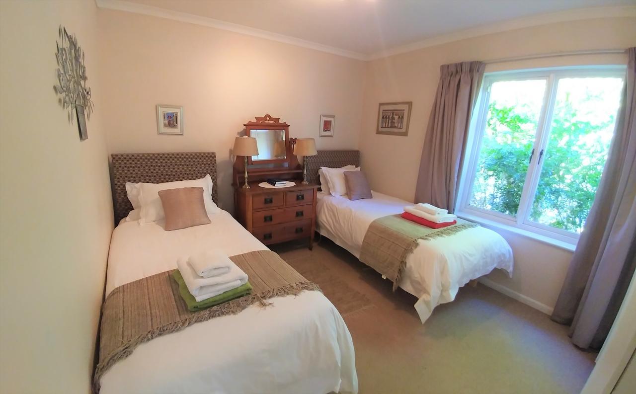 Besigheim Bed & Breakfast Стеленбош Екстериор снимка
