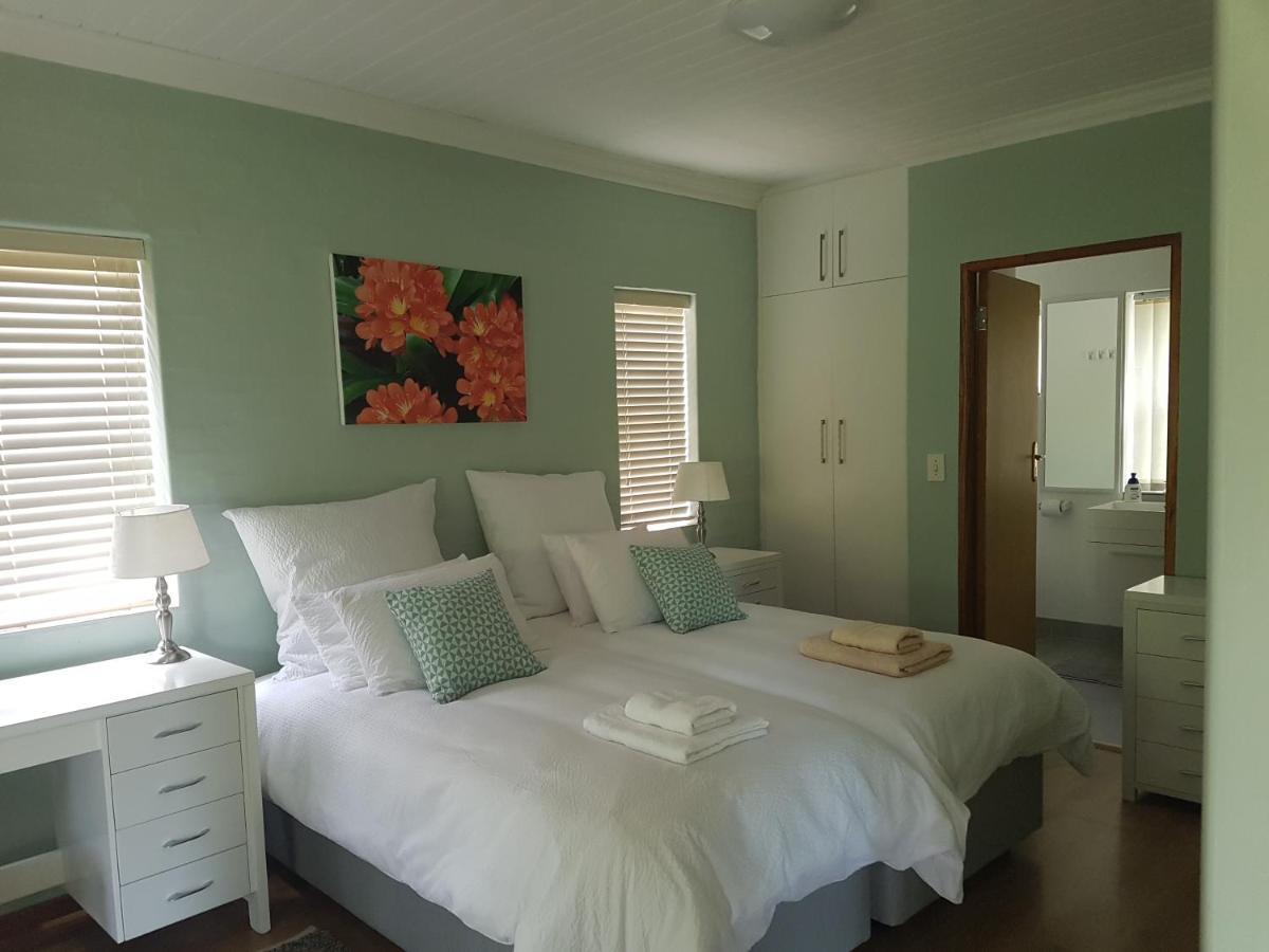 Besigheim Bed & Breakfast Стеленбош Екстериор снимка