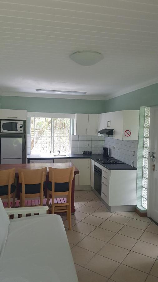 Besigheim Bed & Breakfast Стеленбош Екстериор снимка