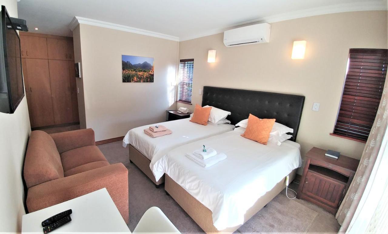 Besigheim Bed & Breakfast Стеленбош Екстериор снимка