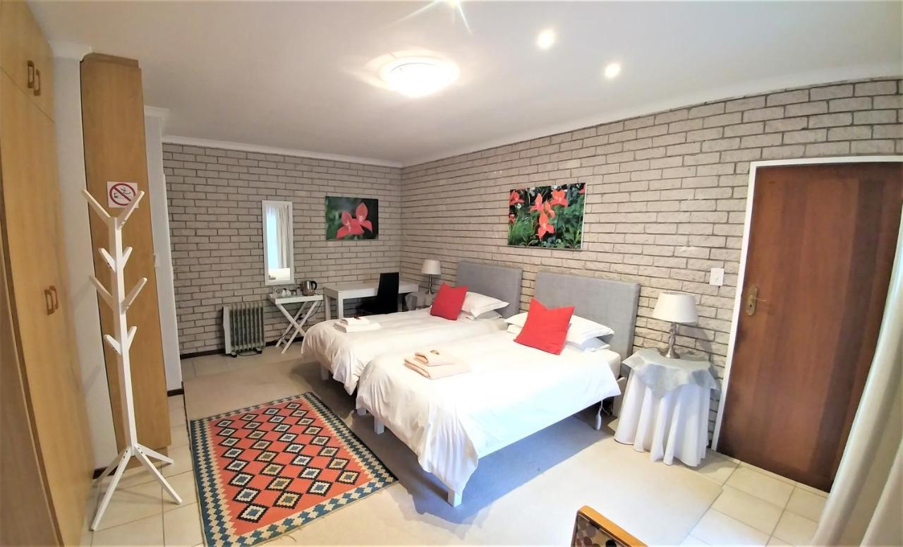 Besigheim Bed & Breakfast Стеленбош Екстериор снимка
