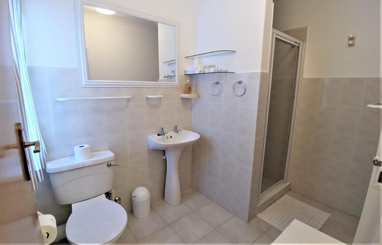 Besigheim Bed & Breakfast Стеленбош Екстериор снимка