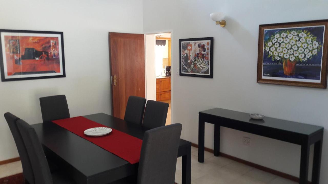 Besigheim Bed & Breakfast Стеленбош Екстериор снимка